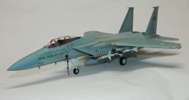 Avião McDonell Douglas F-15C Eagle                      1415 ITALERI